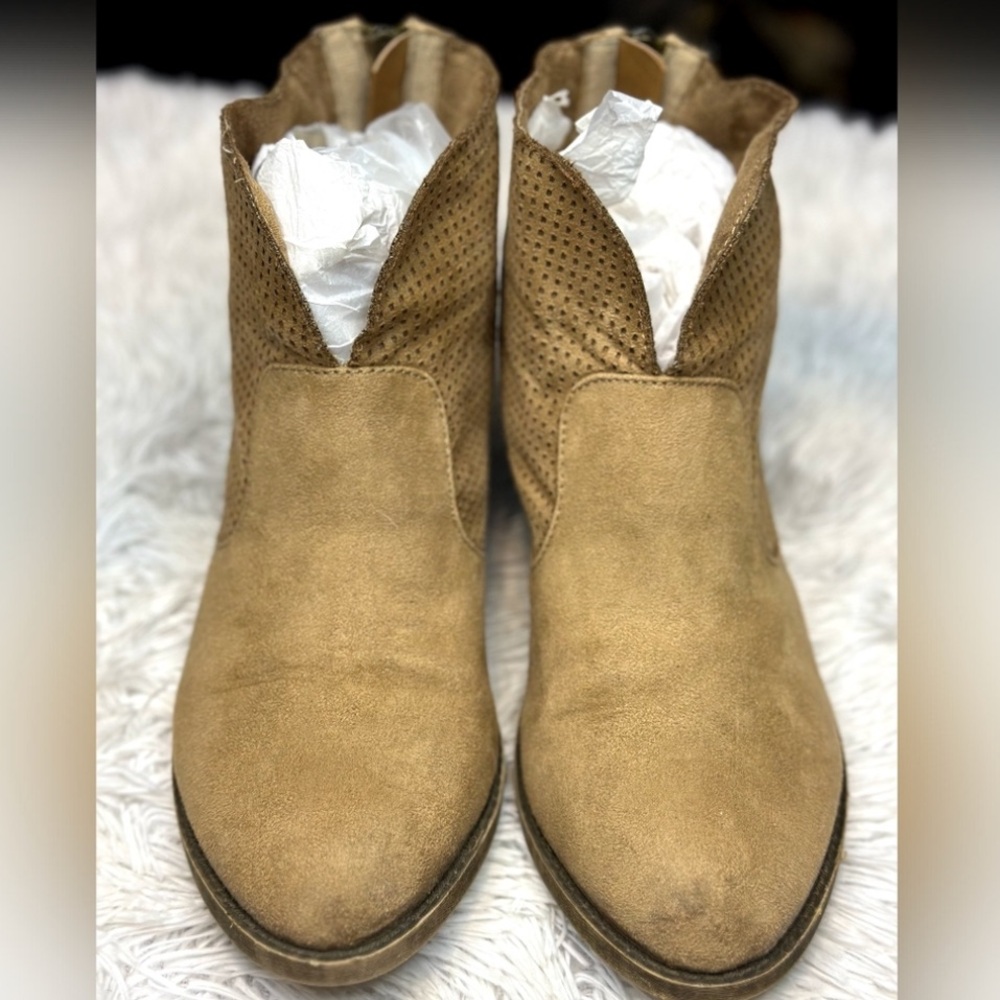 Stylish Tan Ankle Booties
